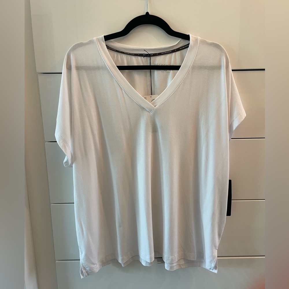 Recreation by Thread & Supply Tencel white v-neck top large